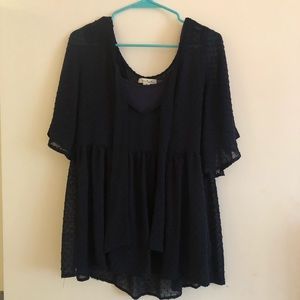 Flowy blouse with neck tie